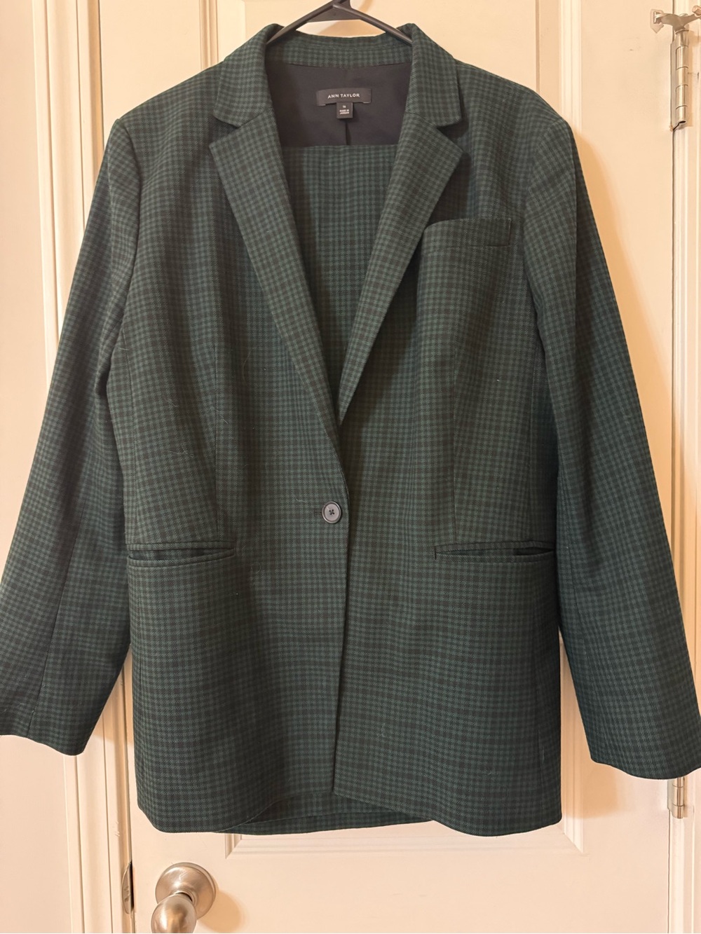 Ann Taylor Green Houndstooth Pantsuit Size 16 Pristine Condition